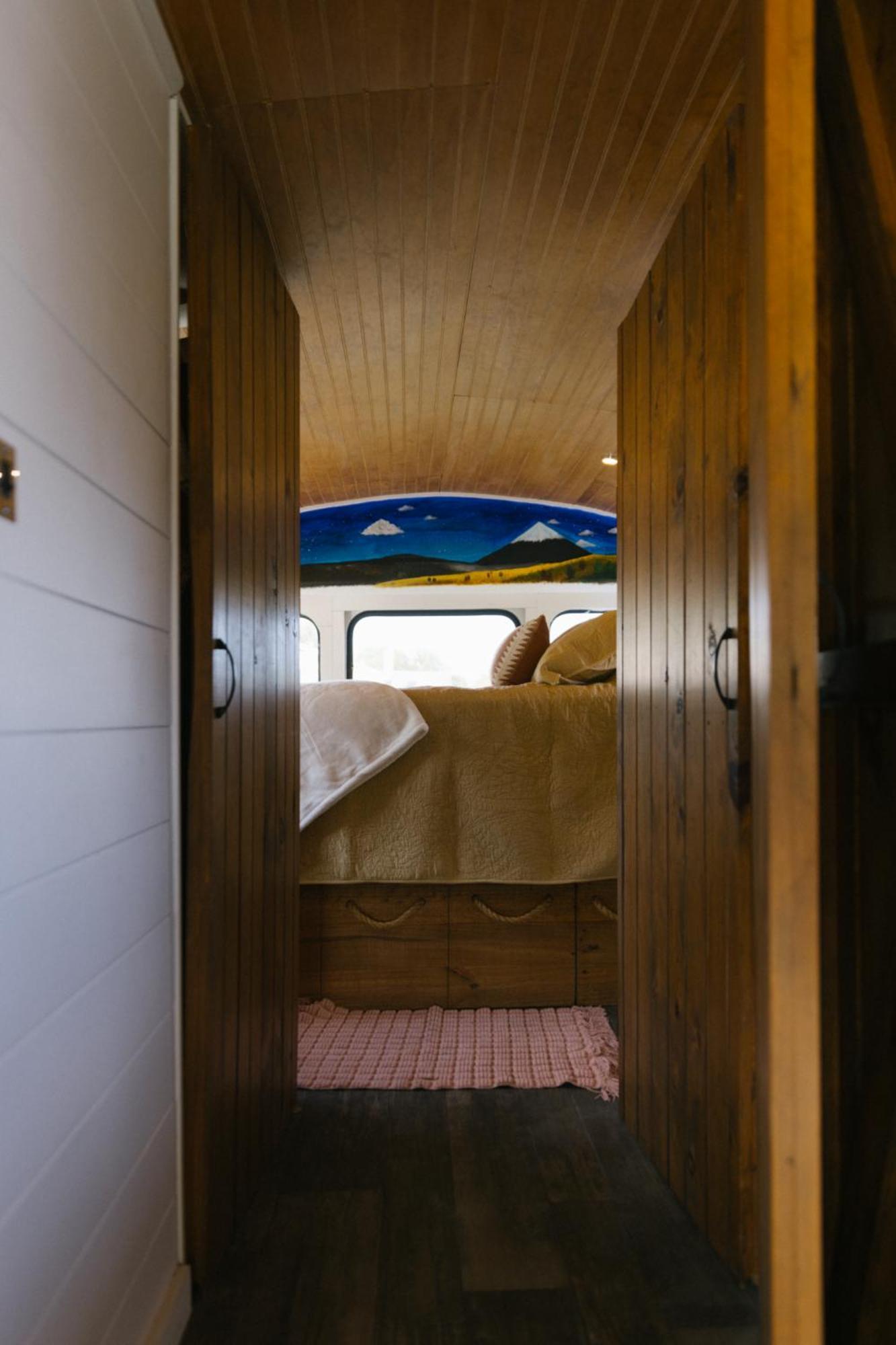 Route 6 Campground Gaines Room photo